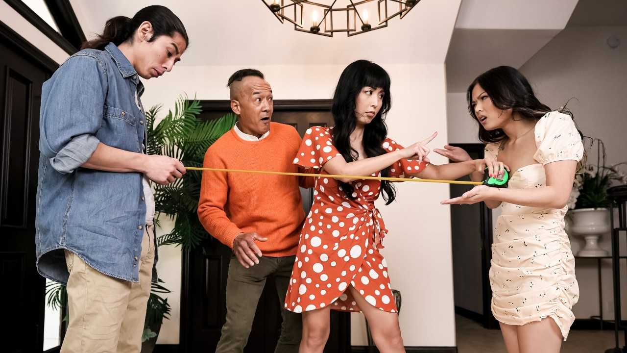 PaliVideo - BrazzersExxtra Marica Hase And Lulu Chu Measuring Up