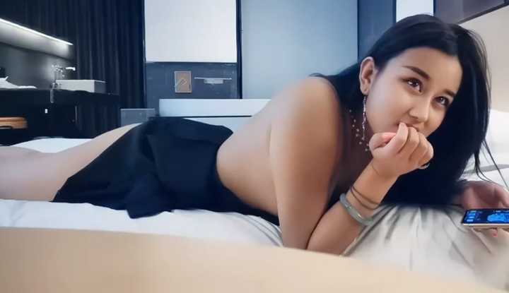 PaliTube - "9นายพลชมดอกไม้ทั่วประเทศ" สาวชุดดำเซ็กซี่ ใช้ลิ้นเลียหลังอาบน้ำใส่เสื้อผ้าออรัลเซ็กส์ ครางลั่นหลังถูกเย็ดอย่างแรง