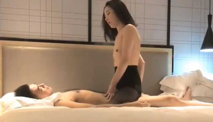 PaliTube - ชายหน้าอกมีขน เจอดอกไม้งาม~ ไหมดำ ก้นสวย ปั่นอย่างมีความสุข