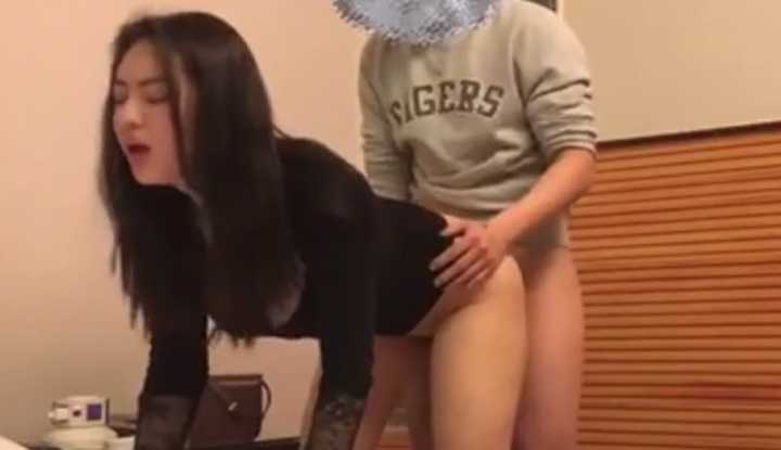 PaliTube - นางแบบไอดอลคนดัง DY บู๊ทลูกพีชยืนและตะโกนว่า "ฉันถึงแล้ว~"