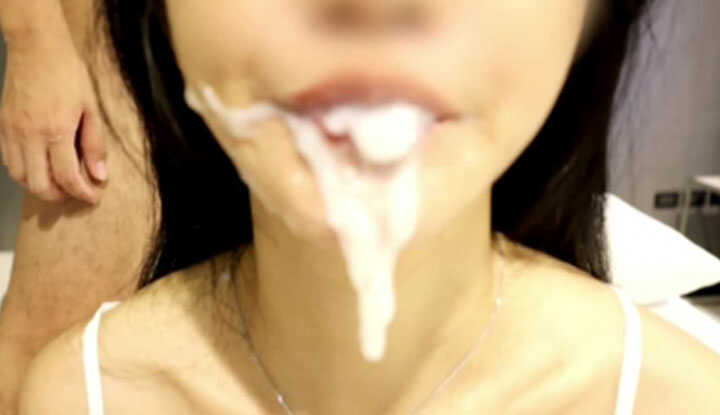 PaliTube - บ้าจริง นี่มันน้ำอสุจิจริงๆ นะ กลืนน้ำอสุจิแล้วพุ่งออกมาเยอะมาก! กินให้หมดนี่น่าตื่นเต้นจริงๆ