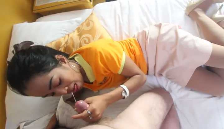 PaliTube - มองขวาที่พนักงานต้อนรับบนเครื่องบินและทำเงินพิเศษหลังเลิกงาน