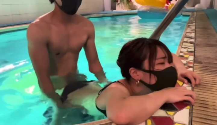 PaliTube - คู่รักหื่นกามเย็ดกันในสระน้ำ ฟินสุดๆ