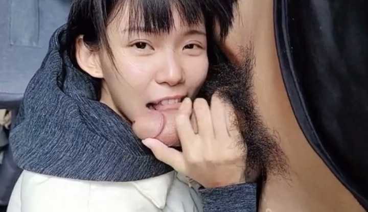 PaliTube - สาวผมสั้น คุกเข่าโม้คควย เลียอย่างอร่อยๆ
