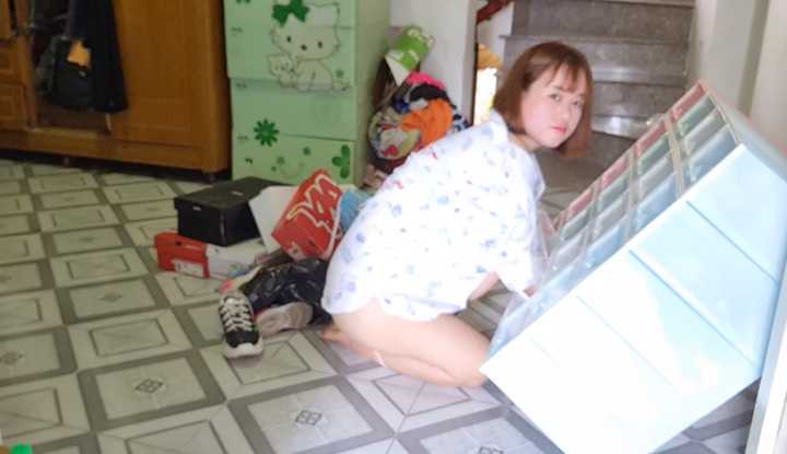 PaliTube - ทำงานบ้านไปด้วย  โชว์นมไปด้วย