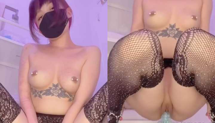 PaliTube - น้องญี่ปุ่น ถุงน่องดำ กางขาเป็นรูปตัวเอ็ม รัวดิลโด้