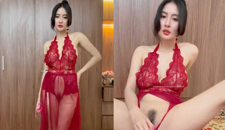 PaliTube - How to masturbate secretly on the room floor in sexy lingerie?