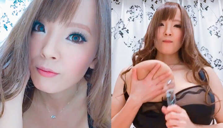 PaliTube - Hitomi หยิบแท่งใสขึ้นมาและบีบนมใหญ่ของเธอ