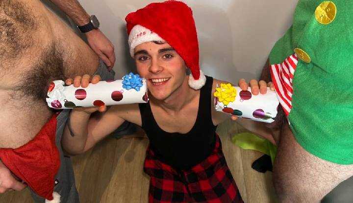 PaliTube - แม็กซิม อานโดลินี เมอร์รี่ คริสต์มาส มาย แดดส์ OnlyFans คลิปหลุด