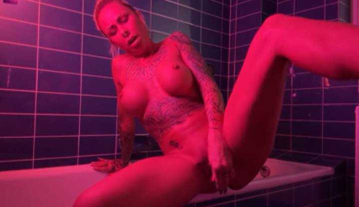PaliTube - anniangel911-หีเปียก หัวนมเปียก ... เงี่ยนในอ่างอาบน้ำ Onlyfans video leaked