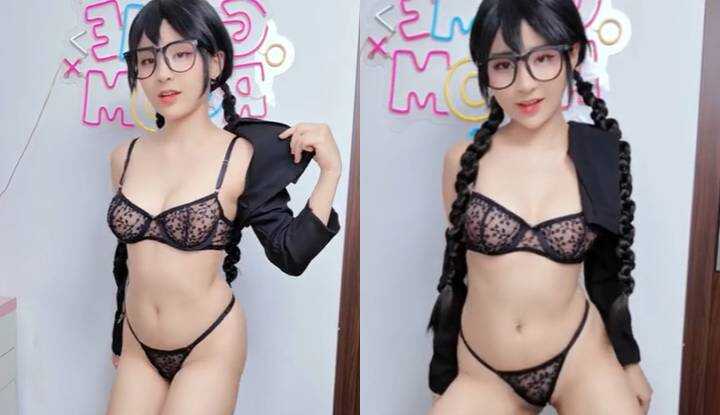 PaliTube - Yuumeilyn- คอสเพลย์เป็นสาวหางม้าใส่แว่นในท่าเต้นร้อนแรงเซ็กซี่ยั่ว Onlyfans video leaked