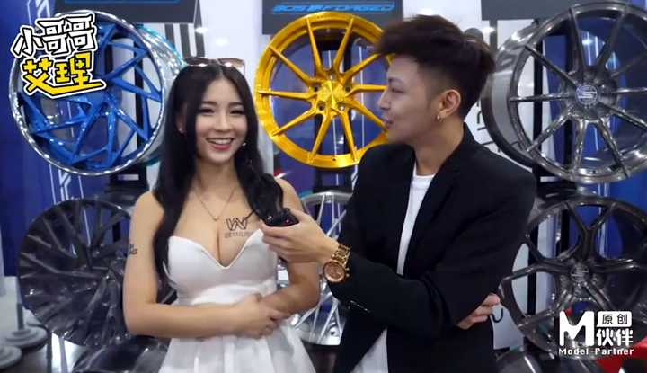 PaliTube - "เอลี่นักโบกรถข้างถนนไต้หวัน" ซีรีส์ทดสอบจริง ทดสอบว่า Showgirl จะทนอีกครึ่งหนึ่งได้ไหม "ขึ้นโรงแรม, _! _ Feat. Han Han, Zhang Zixun, Brenda, Tongtong