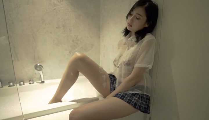PaliTube - สาวโรงเรียนดูทะลุเครื่องแบบ E นมผง ถูนมหน้าแก้วจนไฟลุก