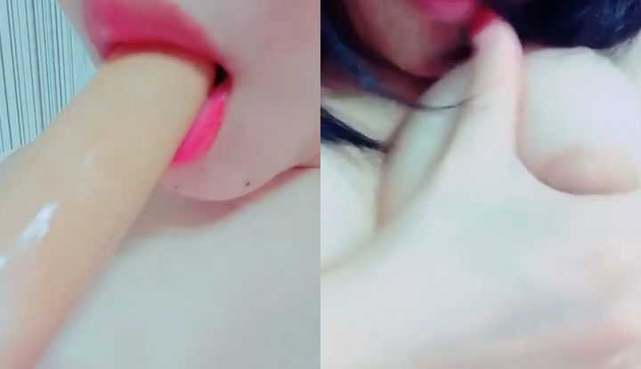 PaliTube - สาวอายุ 20 นมโตโชว์อมไส้กรอก
