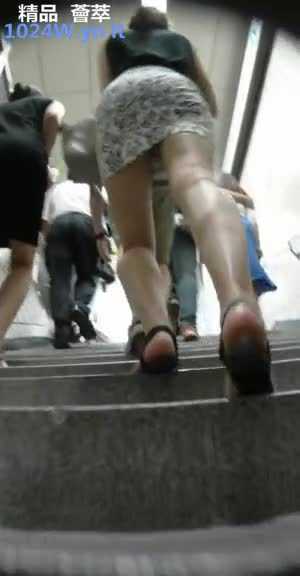 PaliTube - แอบถ่ายใต้กระโปรงสาวสวยในรถไฟฟ้าเกาหลี02