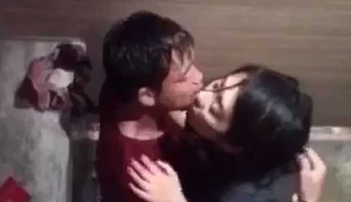 PaliTube - คู่รักมหาลัยแอบเอากันในห้องน้ำผับ