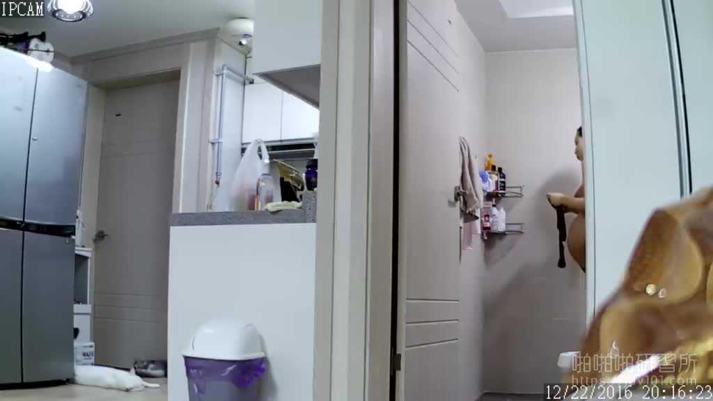 PaliTube - ตั้งกล้องแอบถ่ายสาวท้องอาบน้ำ