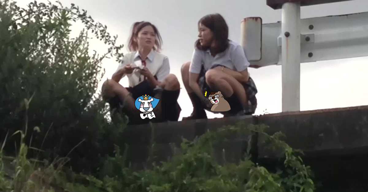 PaliTube - สองนักเรียนสาวทำอะไร ทำไมน้ำหีพุ่ง