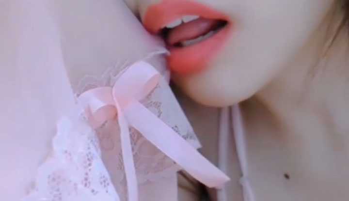 PaliTube - สองสาวสวยหีแฉะ ผลัดกันดูดเลีย  (2)