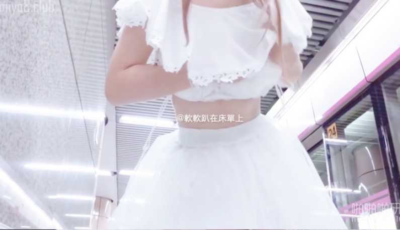 PaliTube - เน็ตไอดอลแอบโชว์เสียวในรถไฟฟ้าและสถานี(3)