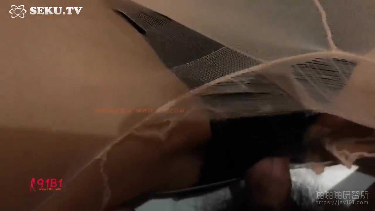 PaliTube - หนุ่มจีนนัดเย็ดสาวพริตตี้ถุงน่องดำครั้งแรก หื่นหนักมาก ชุดยังไม่ทันถอด ก็โดนเยสดแตกในซะแล้ว
