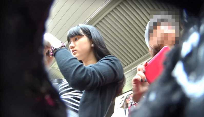 PaliTube - แอบถ่ายใต้กระโปรงสาวมัธยมขณะรอรถไฟ