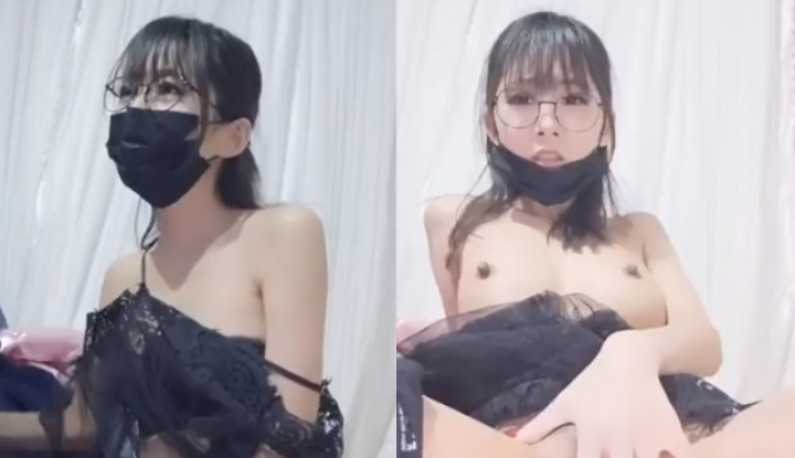 PaliTube - สาวแว่นน่ารักเธอรักการกินกล้วยโยกเอว