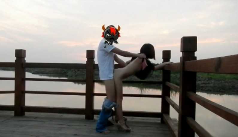 PaliTube - คู่รักเพิ่งแต่งงานมาฮันนีมูน เห็นบรรยากาศดีก็จัดกันตรงนี้เลยนะ