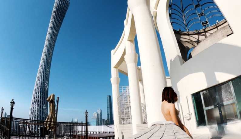 PaliTube - เน็ตไอดอลที่ทัมเบลอร์ BeijingAngel โชว็หน้าอกที่Canton Tower