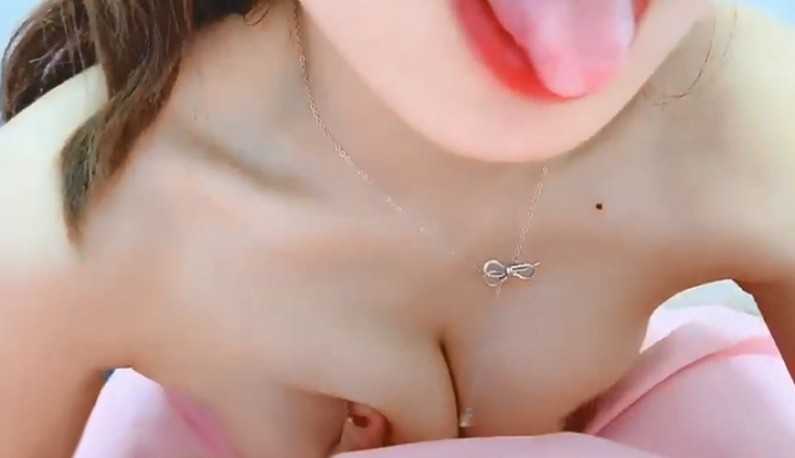 PaliTube - สาวน้อยจับเล่นนม