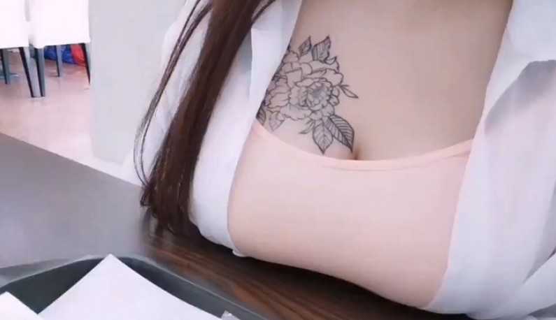 PaliTube - ตัวร้อน อยากล้วงนมออกมา