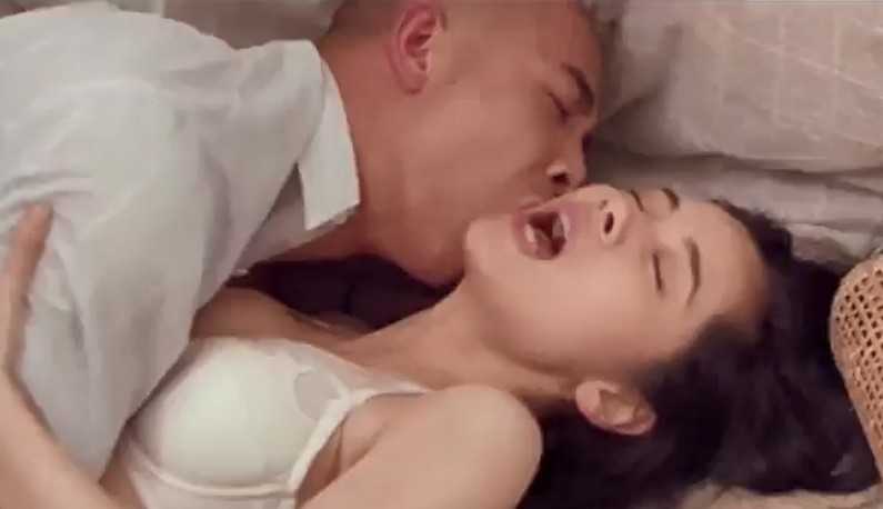 PaliTube - [ฮ่องกง]หนังอาร์ จับตาดูเมียตัวเองเอากับผู้ชายคนอื่นเพื่อมีลูก