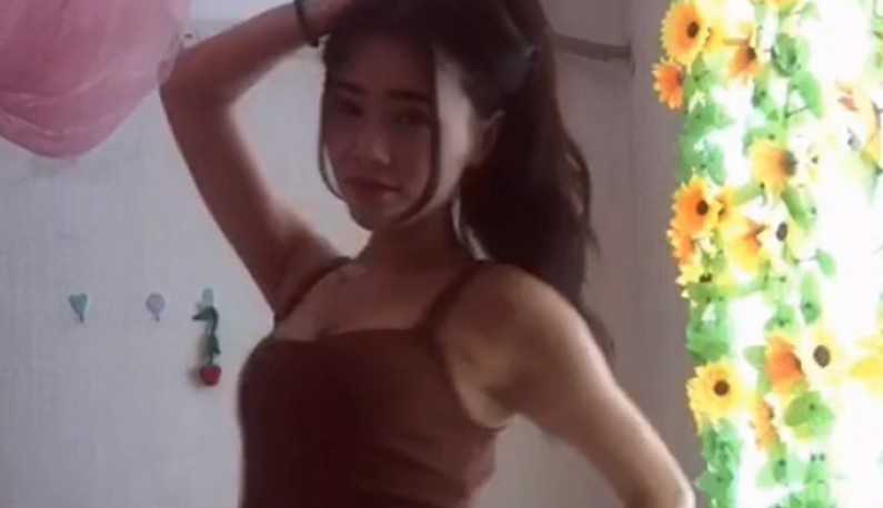 PaliTube - สาวใจกล้าไม่อายที่จะโชว์หุ่นดีของตัวเอง