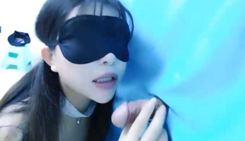 PaliTube - ใส่ผ้าปิดตาลุ้นกันว่าอันไหนเป็นของแฟนตัวจริง