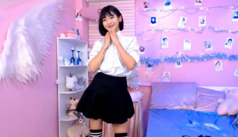 PaliTube - (ยุโรป)นักเรียนสาวผมสั้น ใส่กระโปรงโชว์หี