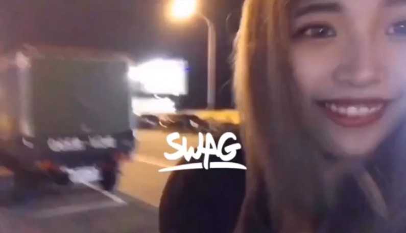 PaliTube - SWAG Ginanana เลิกงานแล้วเงี่ยนหีไม่ไหวจริงๆ เอากับคนขับบนรถเลย