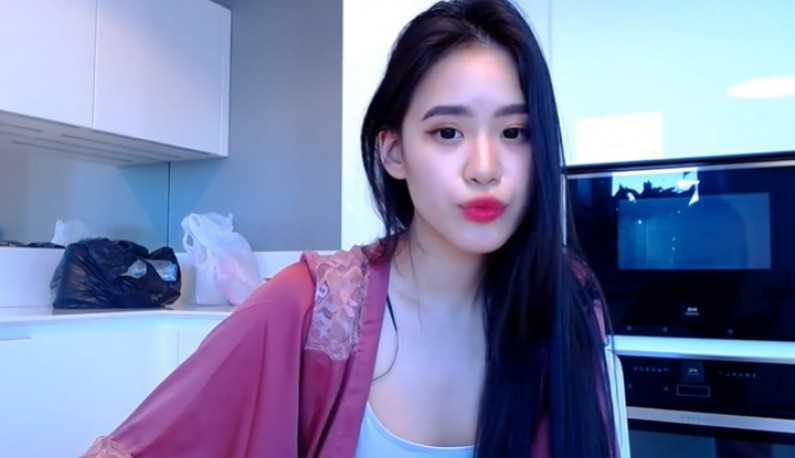 PaliTube - วันนี้เปิดไลฟ์ยาว ให้แฟนๆดูให้สะใจเลยทีเดียว part 2