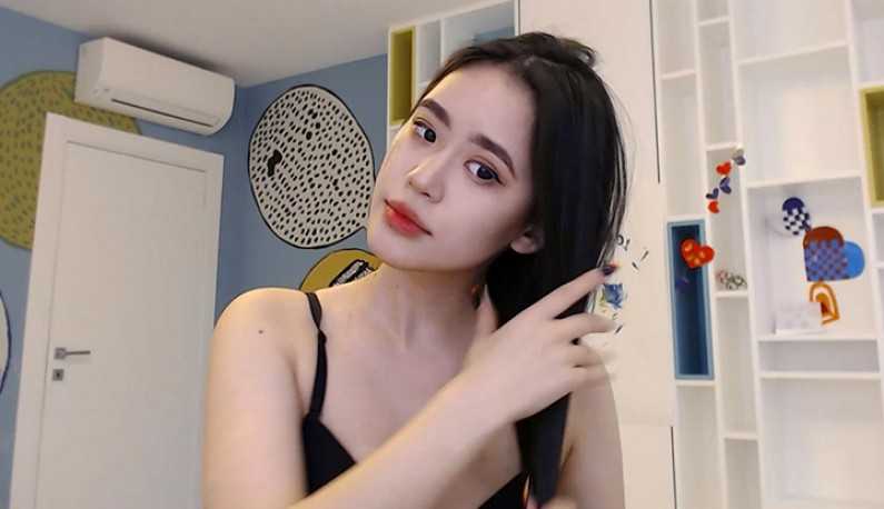 PaliTube - (ยุโรป) Li Chang Show~สาวคนนี้ปากเซ็กซี่ดีจัง