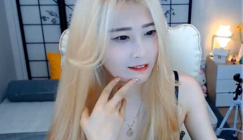 PaliTube - (เกาหลี) แม่สาวผมทองไลฟ์สดเปิดหี