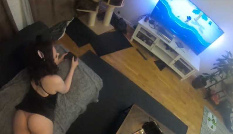 PaliTube - (ยุโรป)เล่นเกมอยู่ดีๆ ที่รักก็เอาควยมาล่อ