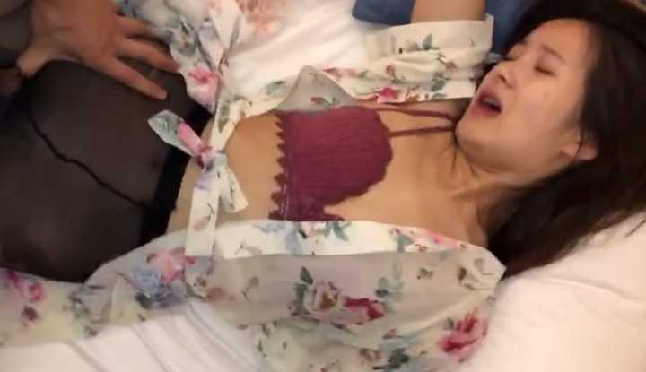 PaliTube - ยังไม่ทันถอดเสื้อผ้าก็โดนจับเย็ดซะแล้ว