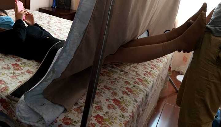 PaliTube - หนุ่มนักนวดน้ำแตกใส่ลูกค้าสาวซะงั้น