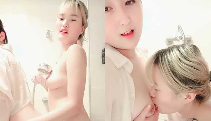 PaliTube - สองสาวนมชมพูช่วยกันเลียนม เกี่ยวหี หื่นมาก