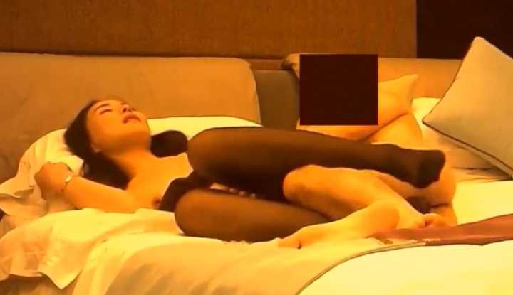 PaliTube - สาวยาวถุงน่องดำ ทำน้องชายแข็งจนอดใจไม่ไหว~