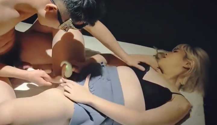 PaliTube - [ไต้หวัน] SWAG chloebabe～สามีอยู่ข้างๆดูภรรยามัอะไรกับคนอื่น