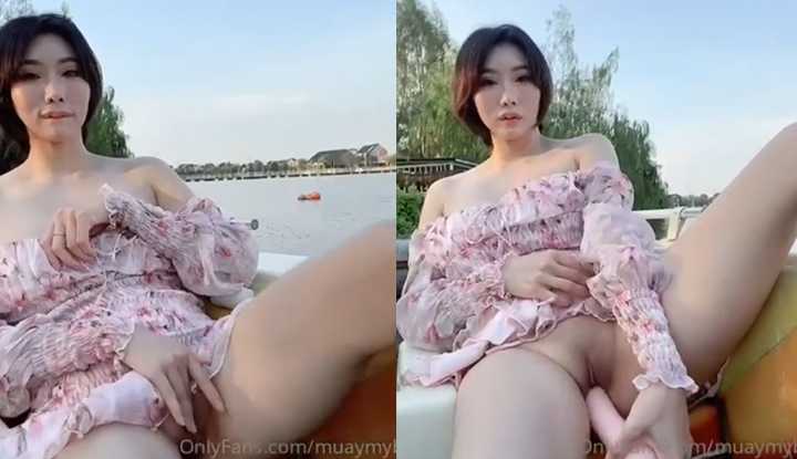 PaliTube - muaymyb คลิปโป๊น้องแอม ควยปลอมยัดหีช่วยตัวเอง เล่นเสียวริมแม่น้ำโชว์เสียวให้ทางบ้านชมฟรี มิยาบิเมืองไทย นมใหญ่น่าเย็ดร่องนมสุดๆ