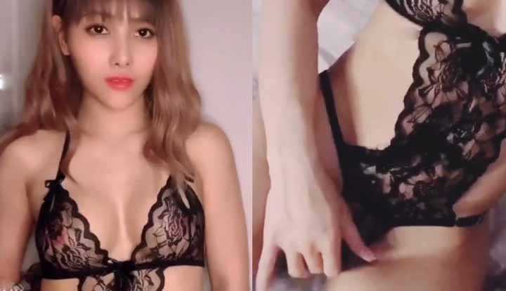 PaliTube - (ไต้หวัน) SWAG juliebaby น้อง Juliebabyช่วยตัวเองหน้ากล้อง หีอย่างแฉะ