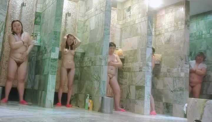 PaliTube - แอบถ่ายสาวๆ อาบน้ำกับคุณแม่