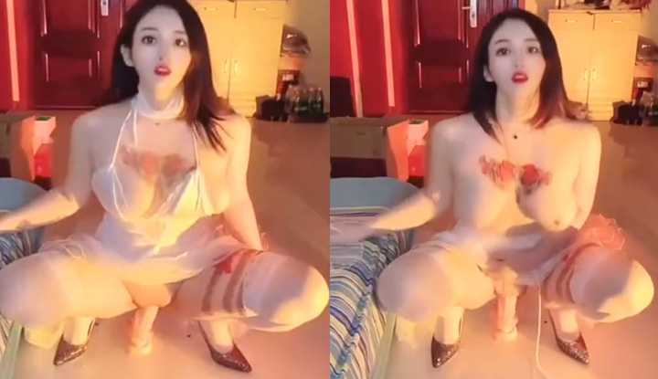 PaliTube - สาวสวยหุ่นดีฝึกซ้อมนั่งยองลึกที่บ้าน~ เพียงเพื่อคนที่ใช่จะนั่ง!