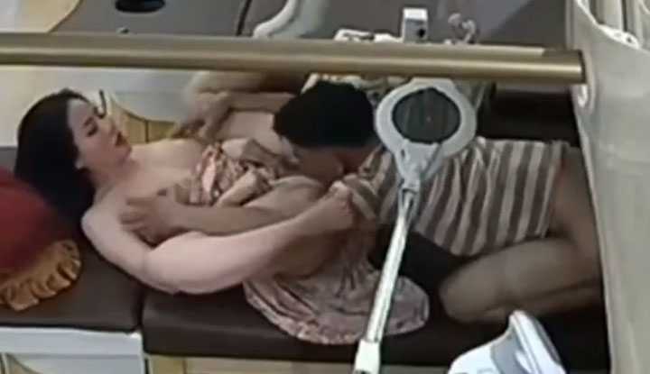 PaliTube - [เวียดนาม]  สาวร่านลองแวะเปิดประสบกาม เข้าร้านนวดครั้งแรก โดนหมอดุ้นใหญ่เสียบจนหายเครียดเลย